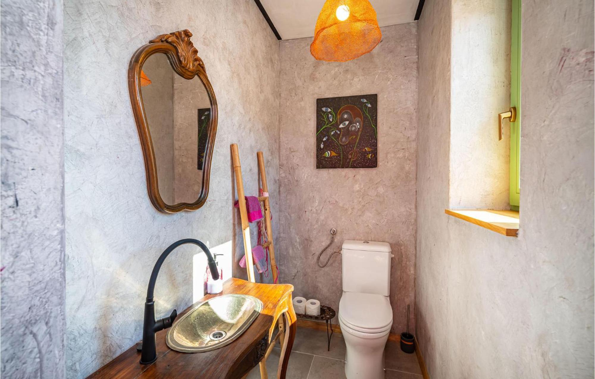 1 Bedroom Beautiful In Počitniška hiša
