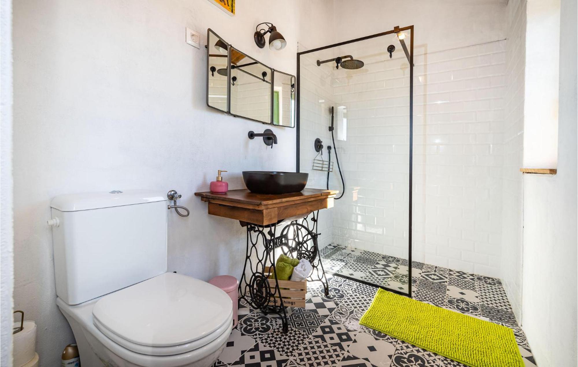 Holiday home 1 Bedroom Beautiful In Razanac