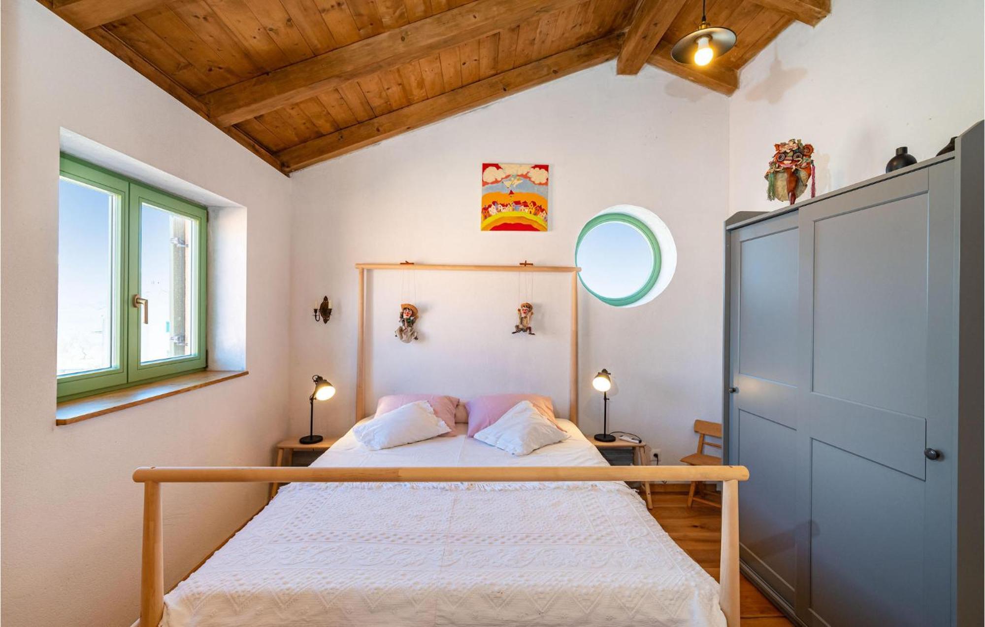 Holiday home 1 Bedroom Beautiful In Razanac