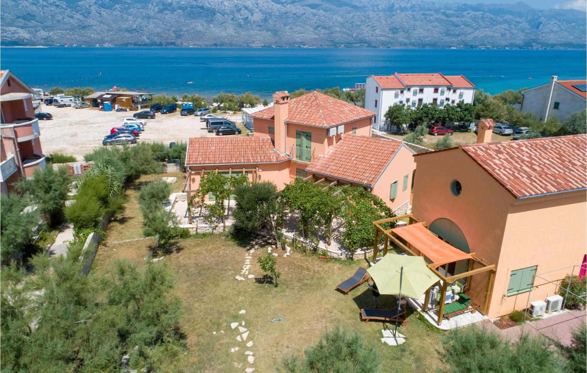 1 Bedroom Beautiful In *